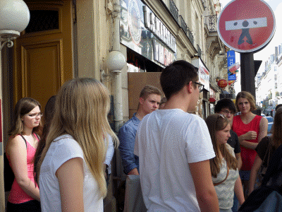 vor dem Hotel 01